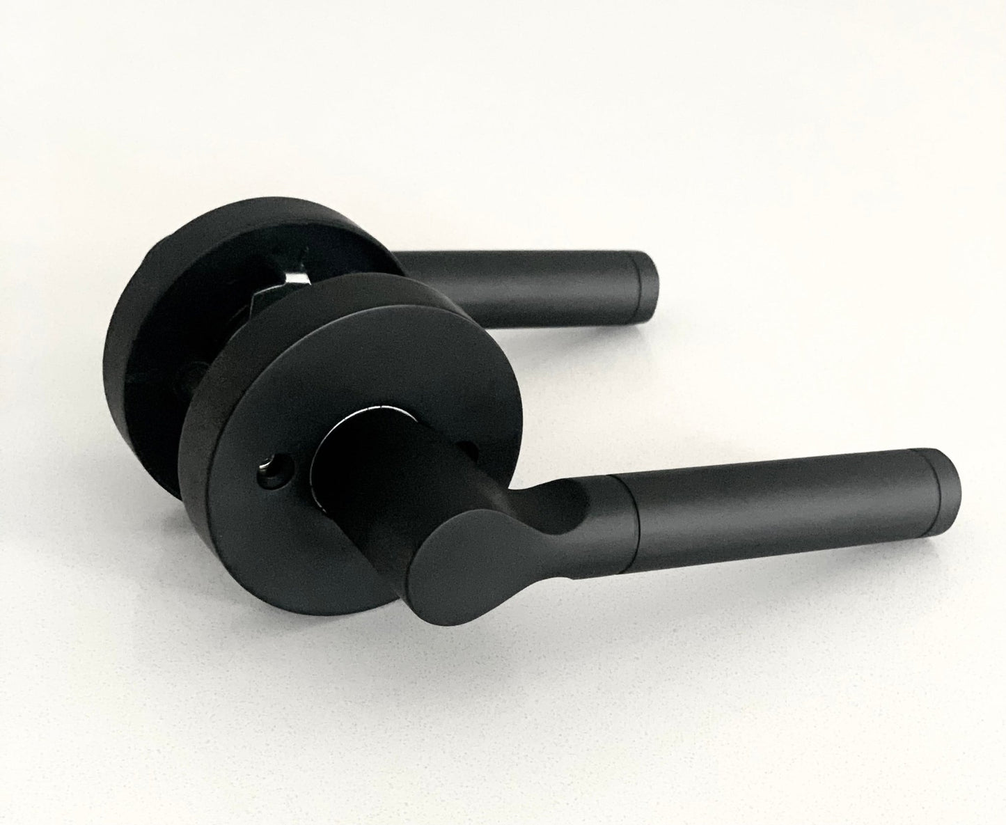 L3 - Montana Matte Black Entrance lever - Just Doors NSW