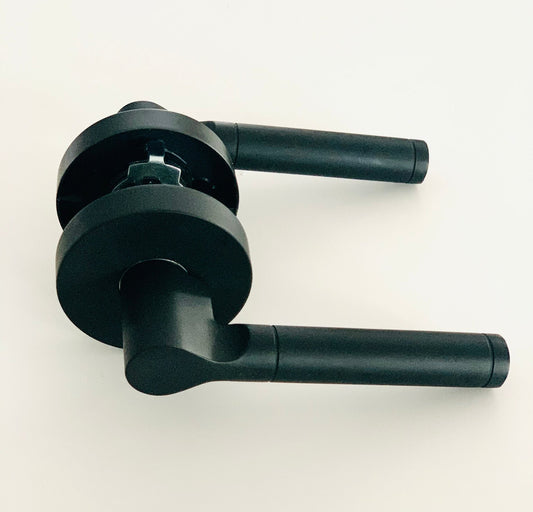 L3 - Montana Matte Black PASSAGE Lever - Just Doors NSW